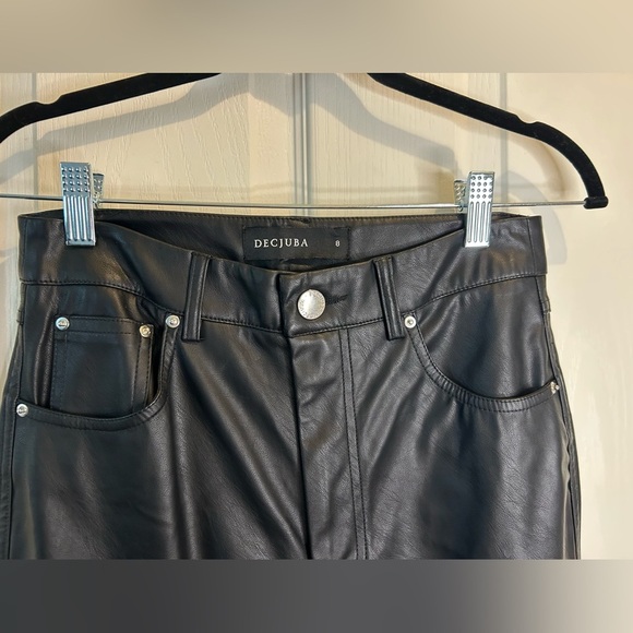 🖤”Decjuba” Women's Black Flat Front Faux Leather Pants w/ Zipper & Pockets Sz 8🖤 - Picture 4 of 12
